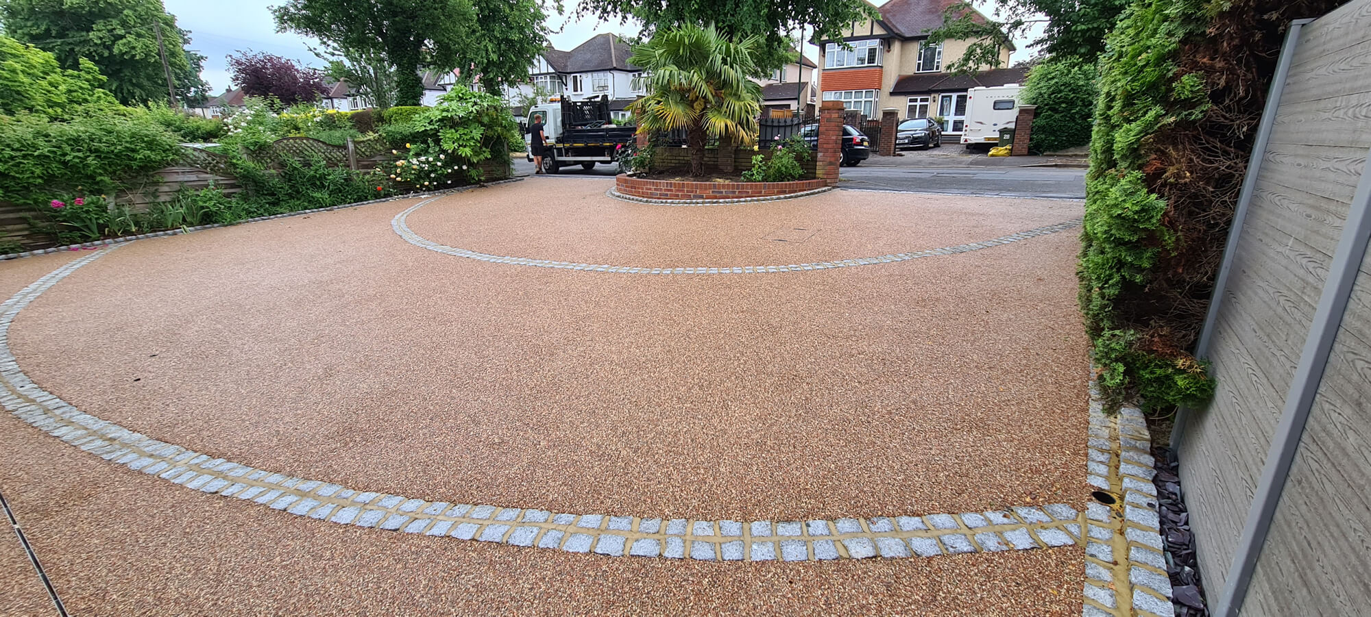 Discover the benefits of a resin bound driveway | UK Surfacings